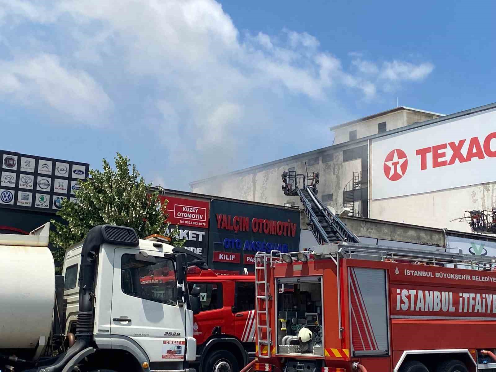 Ümraniye Oto Sanayi Sitesi’nde çıkan yangın söndürüldü