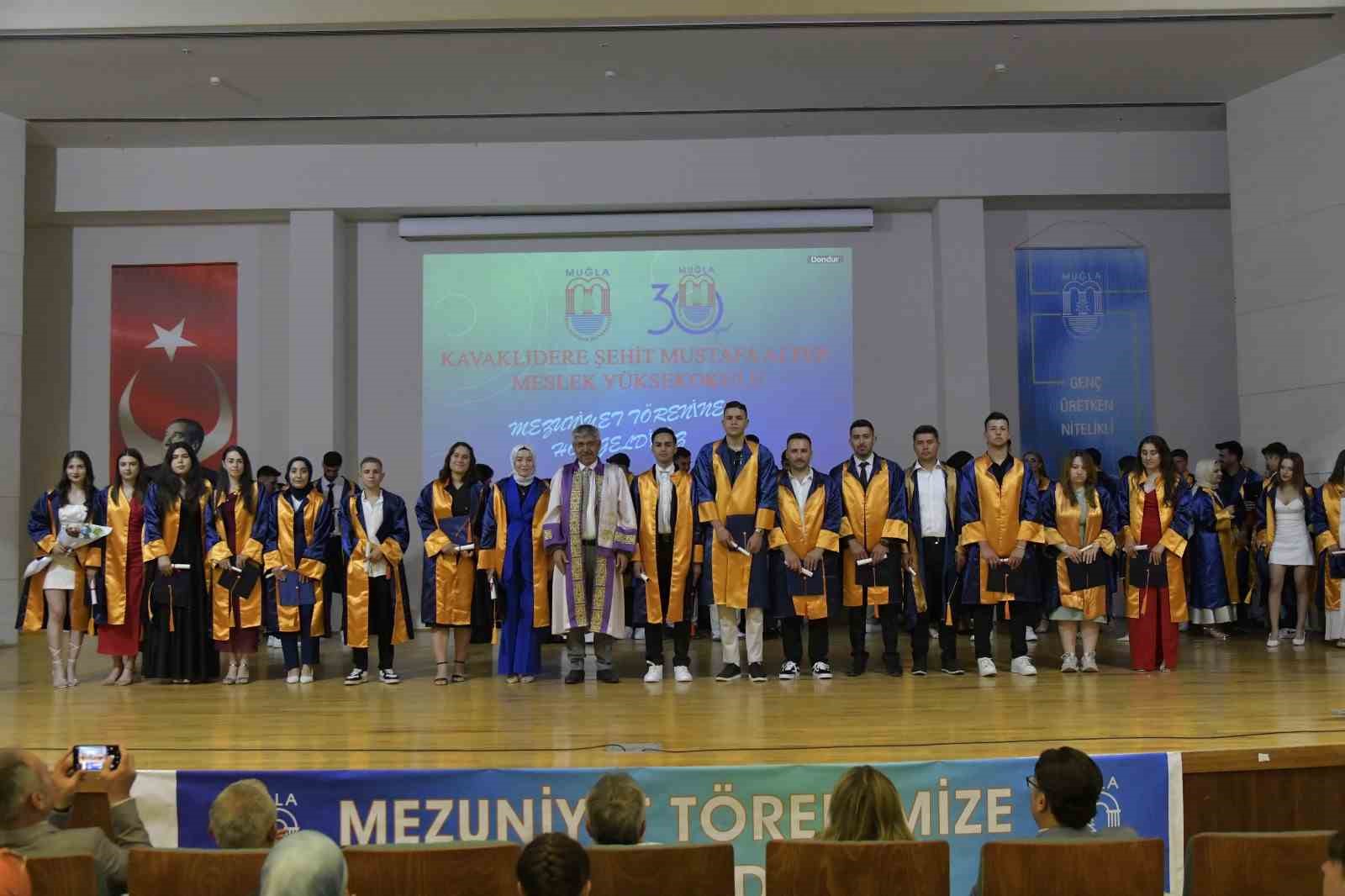 MSK&Uuml;&rsquo;de &ouml;ğrenciler meslek hayatına uğurlandı
