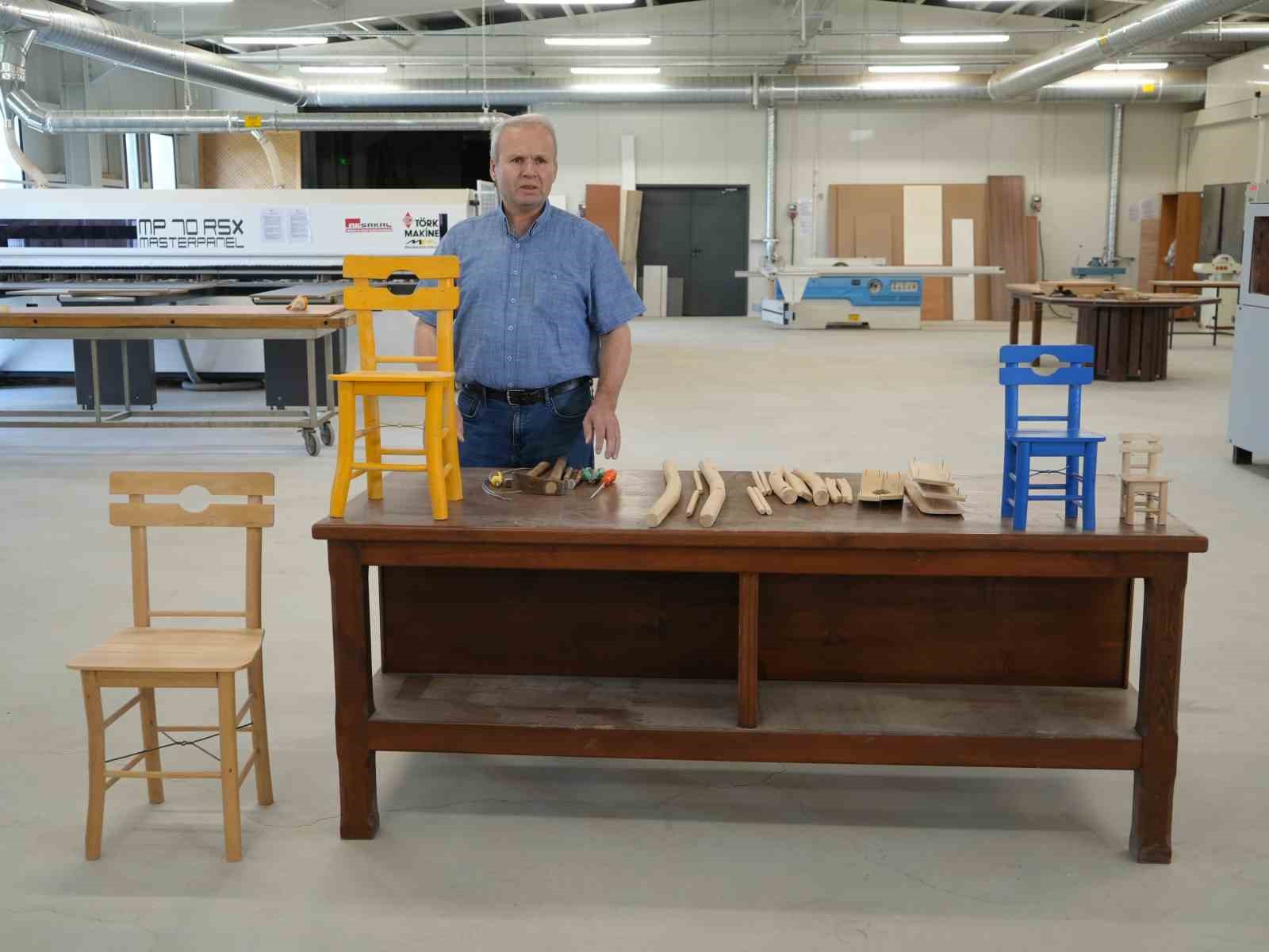 Kayın ağacından yapılan bu sandalye, 50 yıl boyunca hiçbir şey olmadan kullanılıyor