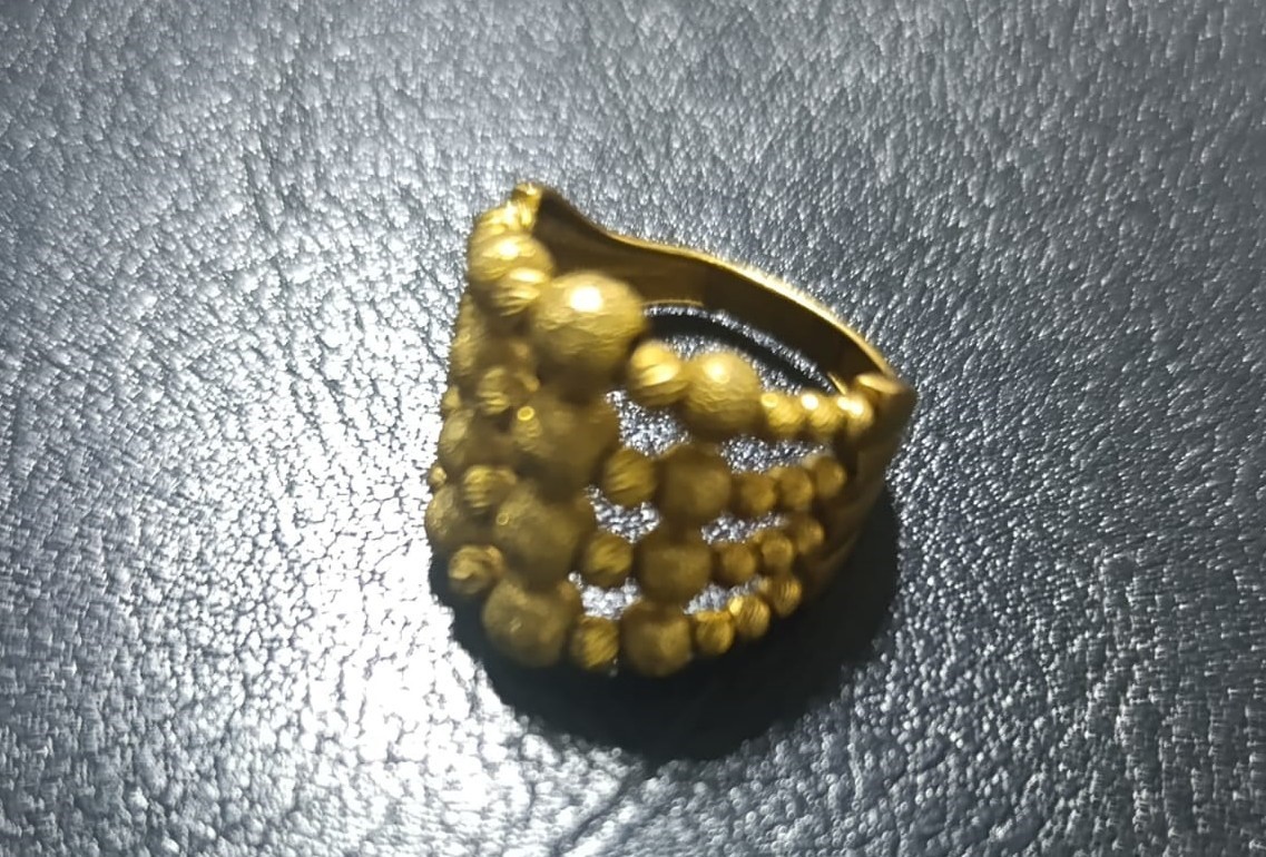 Hakkari&rsquo;de bulunan 35 bin TL değerindeki y&uuml;z&uuml;k sahibine teslim edildi
