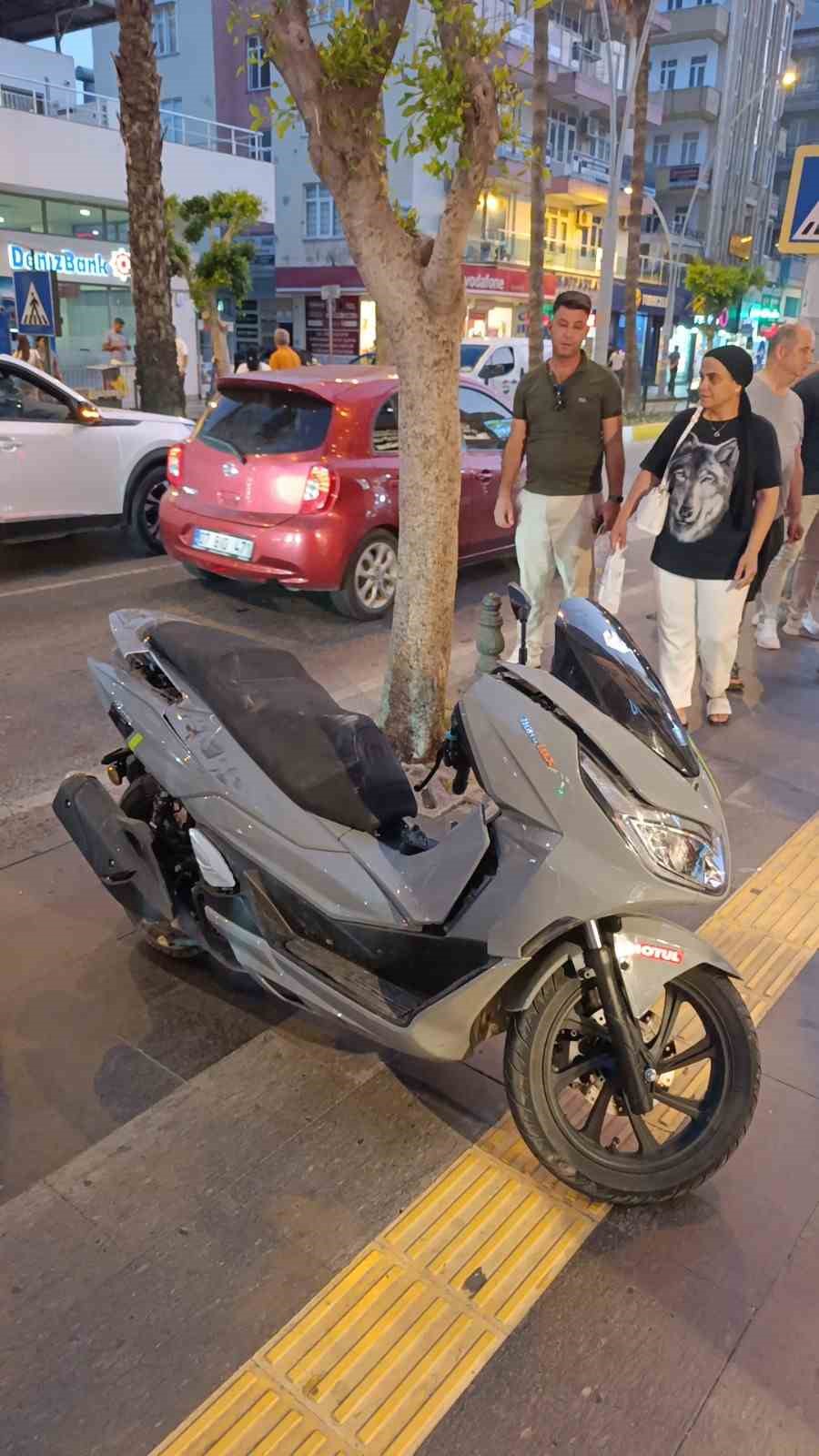 Kaza yapan arkadaşının kıyafetlerini giyerek geldi, polisleri kandıramadı
