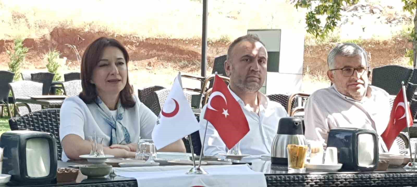 Denizli’de Kızılay üyeleri 157 yaş etkinliğinde buluştu