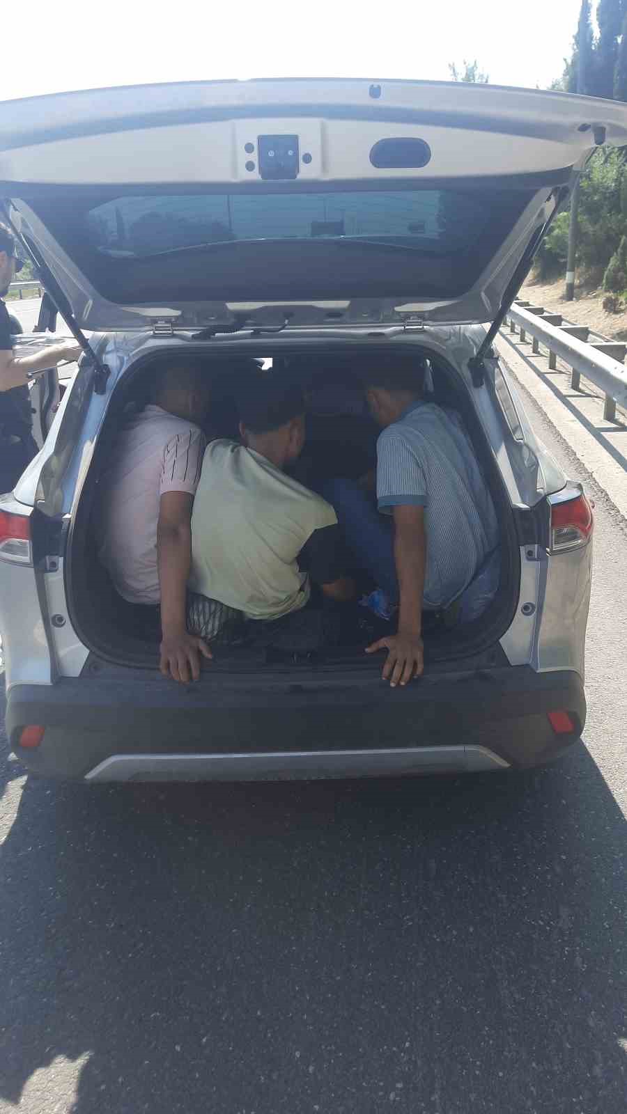 Bagajdan eşya değil, düzensiz göçmen çıktı: 1 tutuklama