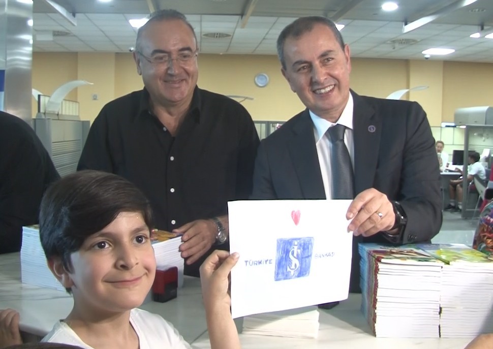 İş Bankası "Karneni Göster Kitabını Al" kampanyası 18 yaşında