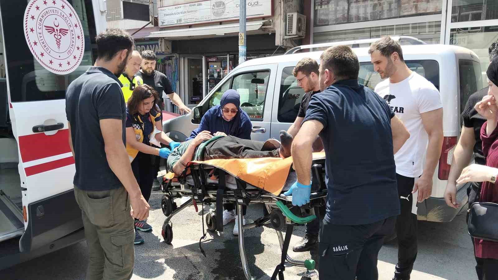 Bafra’da feci kaza: Forkliftin bıçağına çarpan motosiklet sürücüsü ağır yaralandı