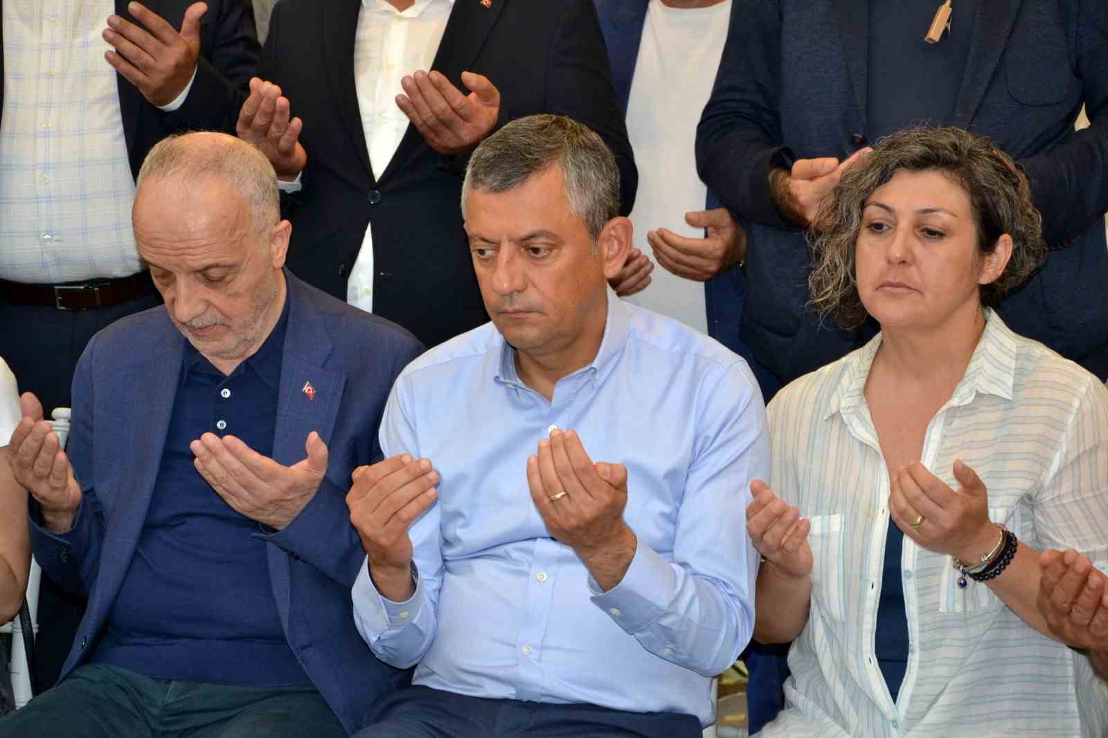 Hisarcıklıoğlu ve Atalay’dan Özgür Özel’e taziye ziyareti