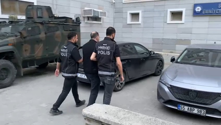 27 yıl 11 ay hapis cezası ile aranan cezaevi firarisi, polis tarafından yakalandı
