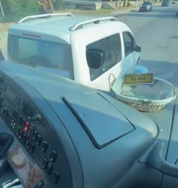 Didim’deki tur otobüsüne saldırı kınandı