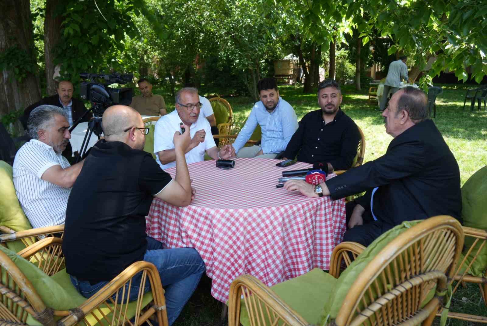 Zeki Eker: "Muşspor’un 2. Lig’e yükselmesi 35 yıllık hasreti sona erdirdi"