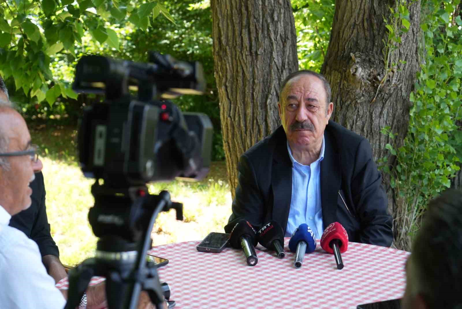 Zeki Eker: "Muşspor’un 2. Lig’e yükselmesi 35 yıllık hasreti sona erdirdi"
