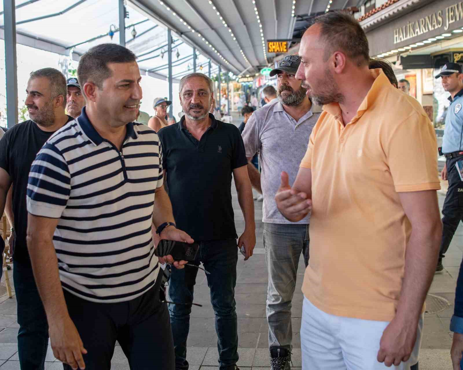 Başkan Günel, turistik çarşı esnafı ile bir araya geldi