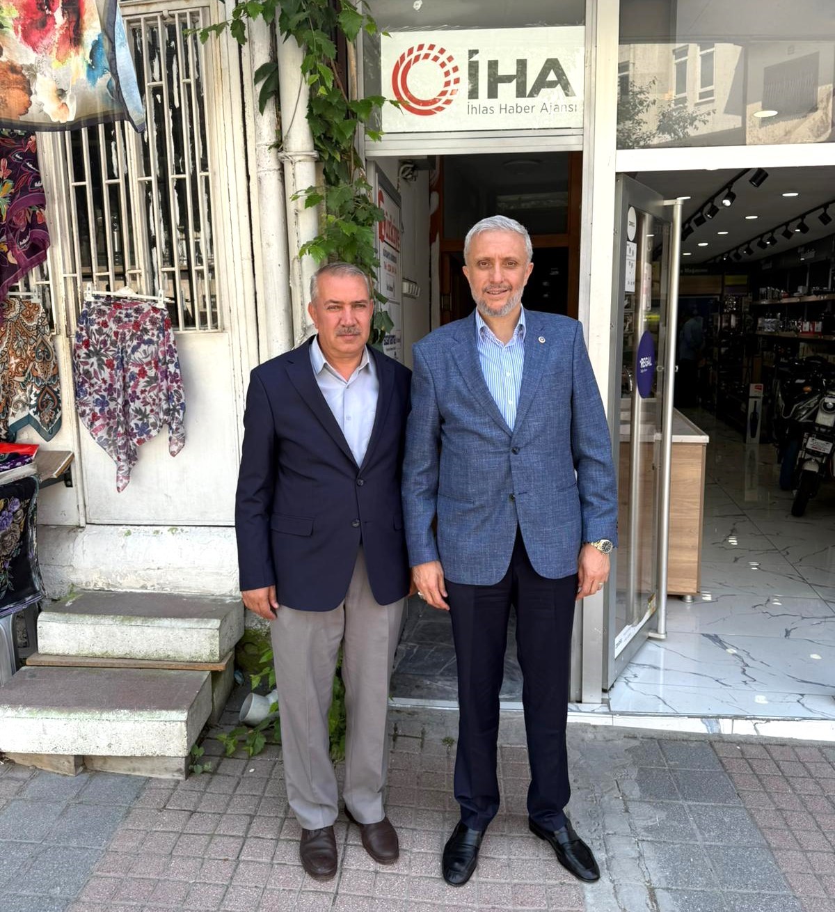 Milletvekili Bi&ccedil;er&rsquo;den K&uuml;tahya Belediyesi&rsquo;ne eleştiri: "Ne yazık ki i&ccedil;ler acısı bir tabloyla karşı karşıyayız, belediye halkla diyaloğunu geliştirmeli, dilini d&uuml;zeltmeli"
