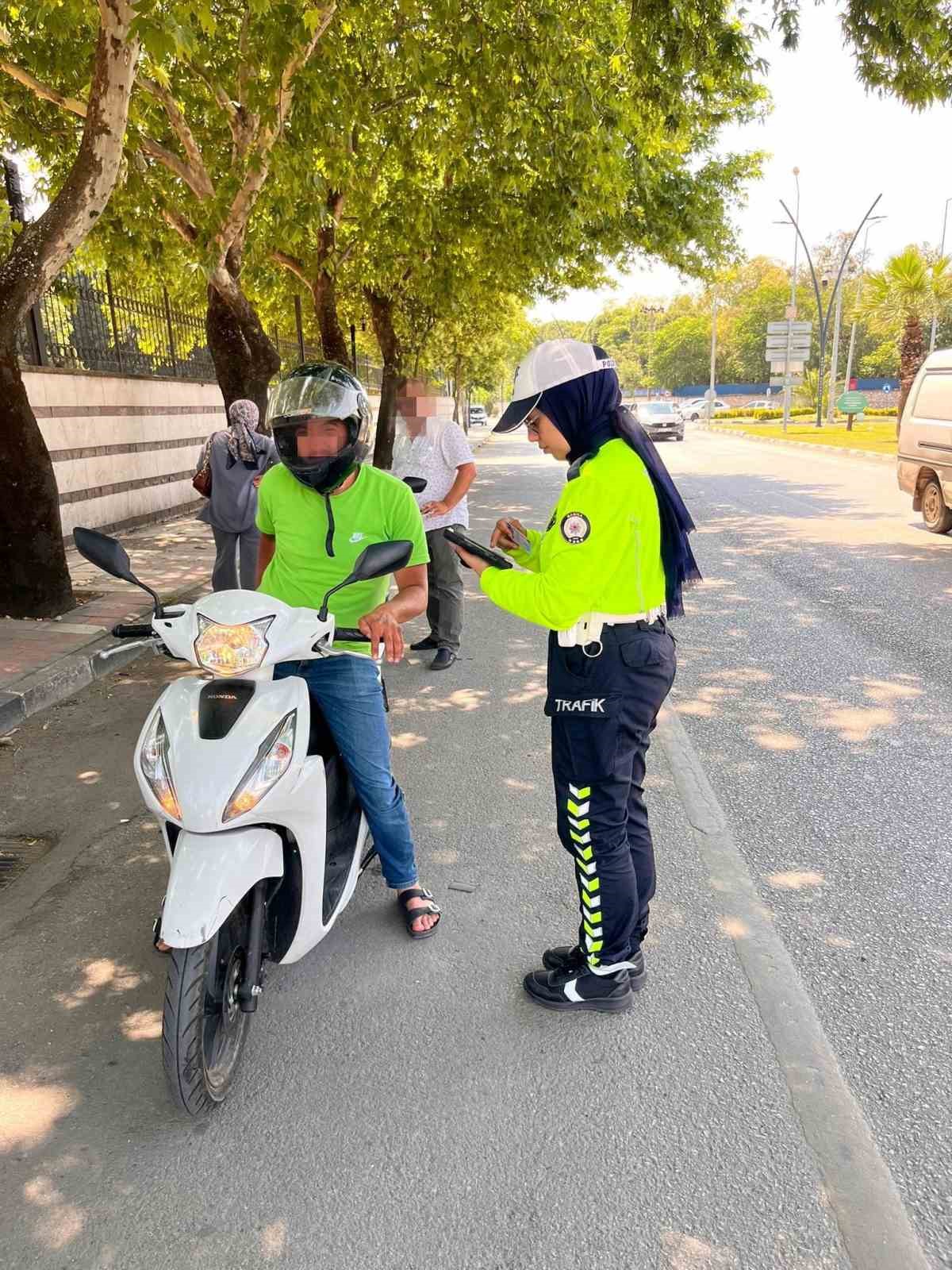 Manisa&rsquo;da motosikletlilere ceza yağdı
