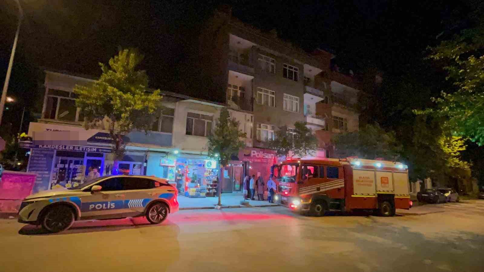 Elazığ’da bina yangını: 2 kişi dumandan etkilendi