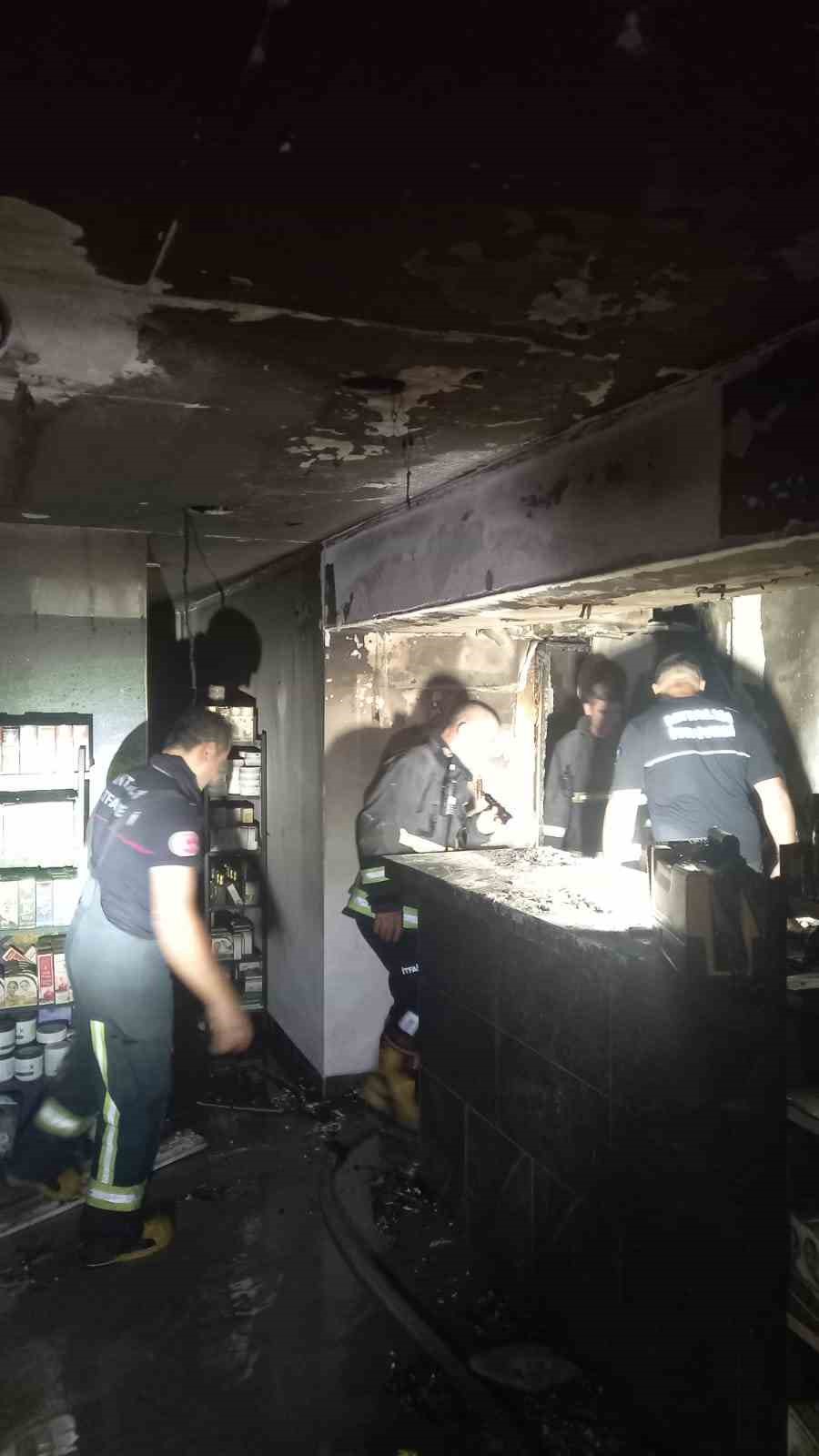 5 yıldızlı oteldeki yangında tahliye edilen 622 turist civar otellere yerleştirildi