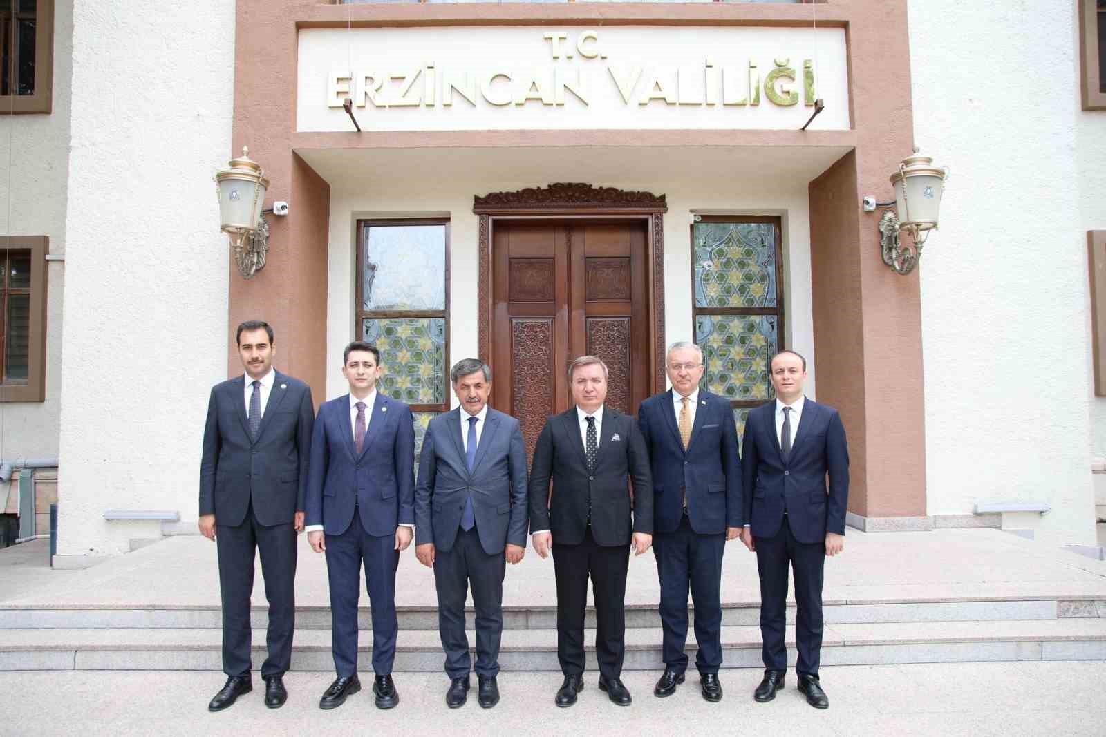 Vali Aydoğdu, başka illere atamaları yapılan kaymakamları makamında kabul etti