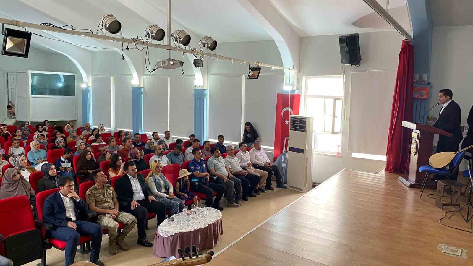 Dicle HEM’de Hayat Boyu Öğrenme Haftası sergi açılışı ve birçok etkinlikle kutlandı