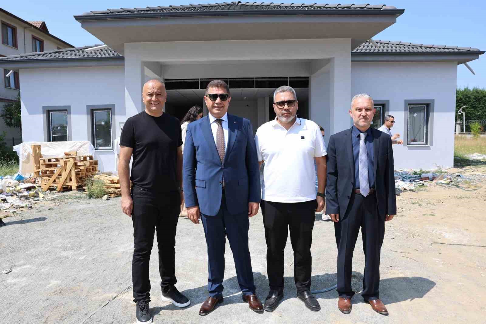 Hayırseverler tarafından yaptırılıyor
