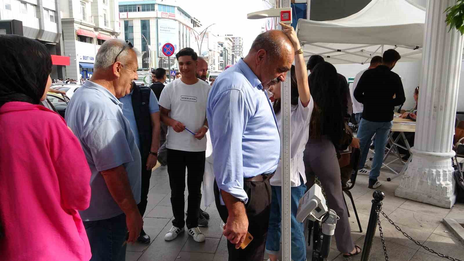 İpekyolu Sağlık Müdürlüğünden sigara ve obezite ile mücadele standı
