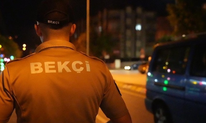 Isparta’da 1 saatlik trafik ve asayiş uygulamasında 126 kişi kontrol edildi