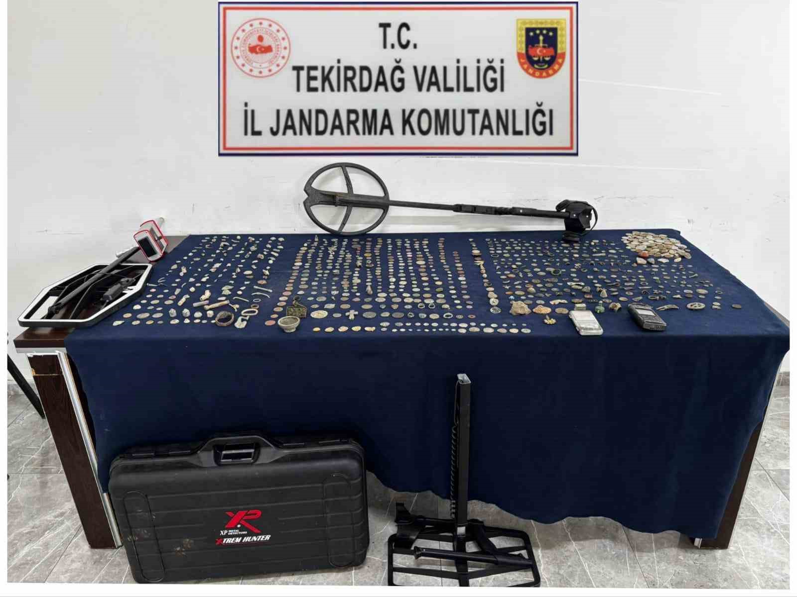 Tekirdağ’da tarihi eser operasyonunda binin üzerinde sikke ele geçirildi