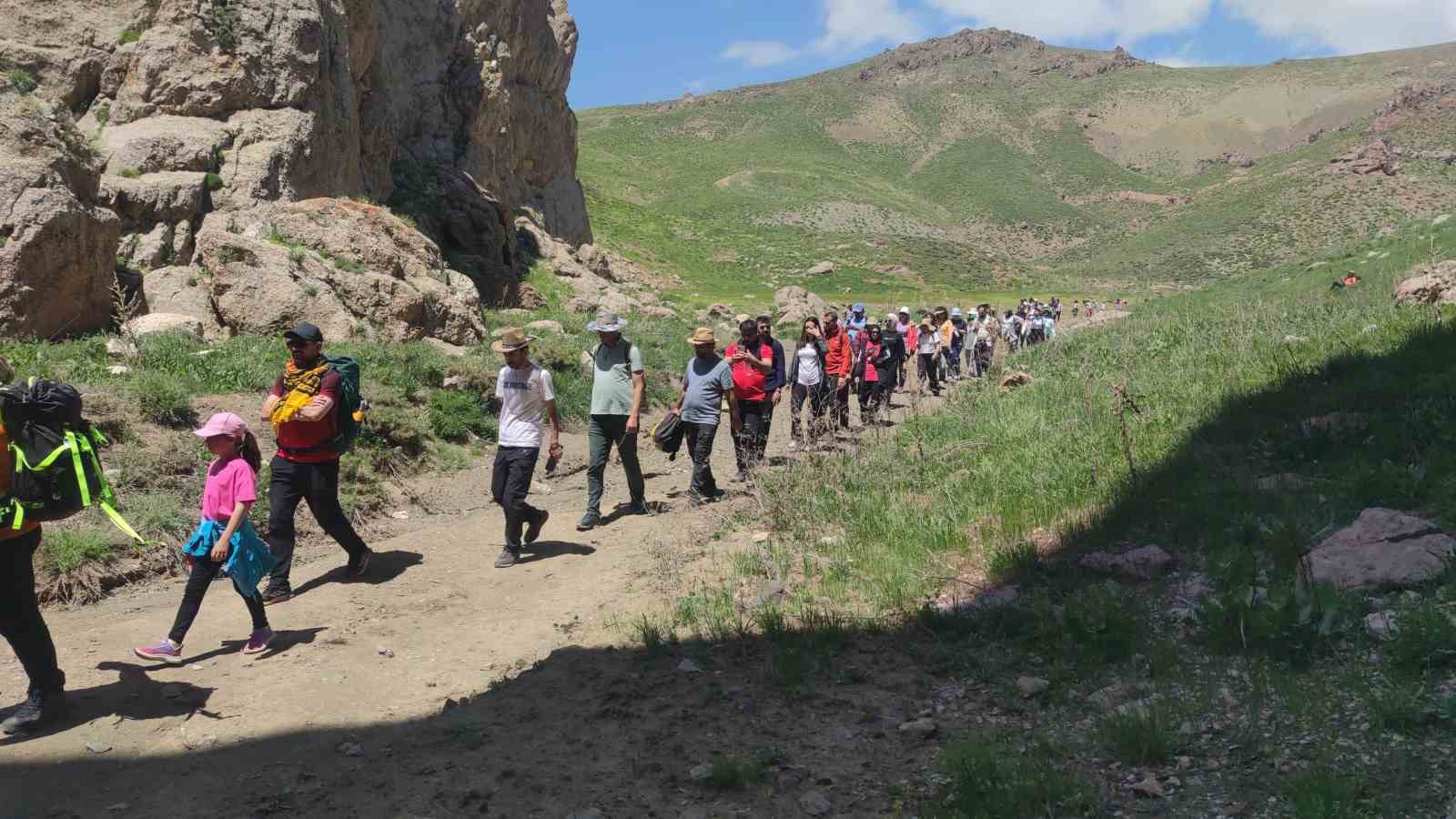 Van’daki doğa harikası kanyon keşfedilmeyi bekliyor