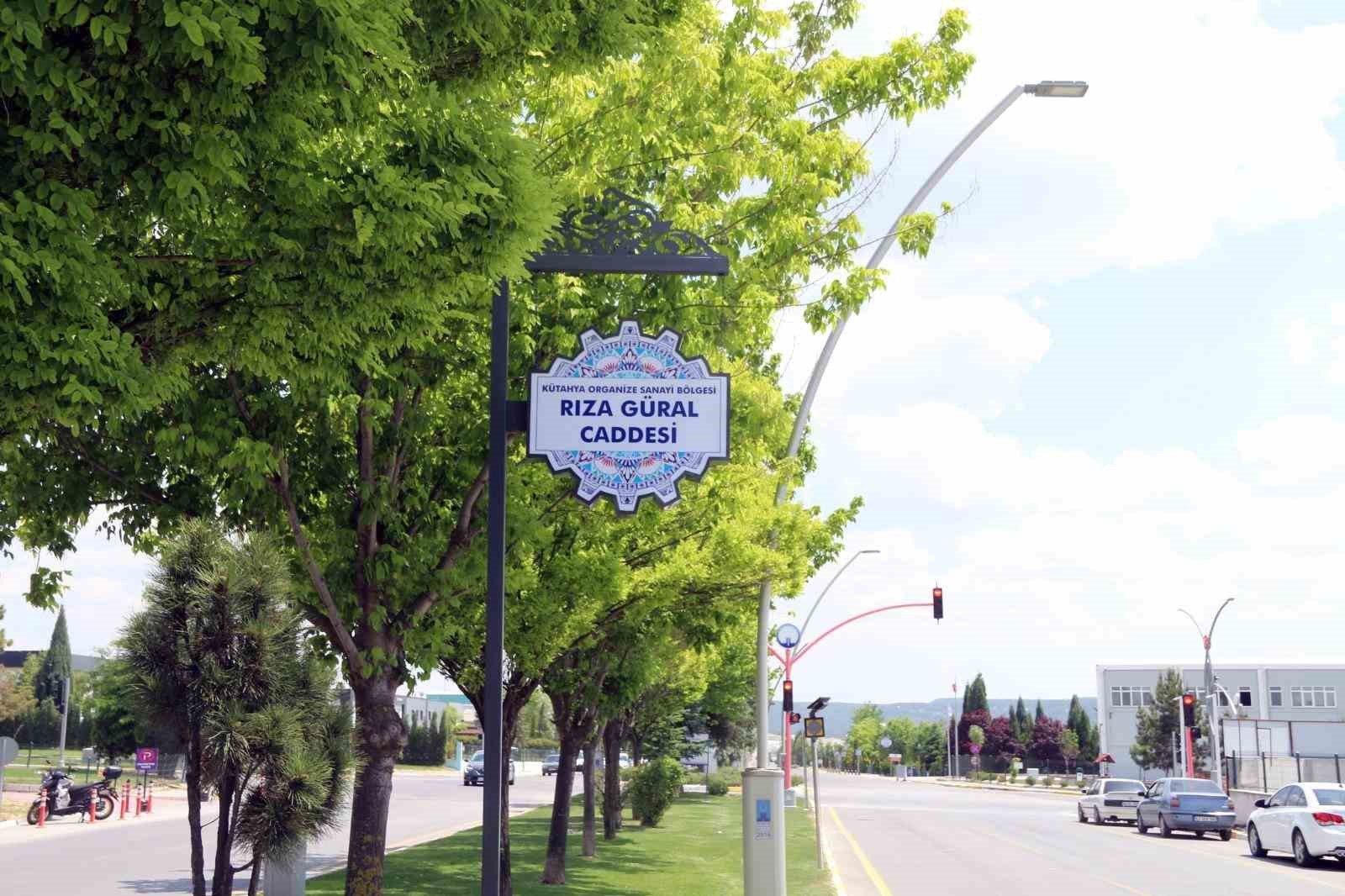 Kütahya OSB’den çini motifli cadde tabelaları