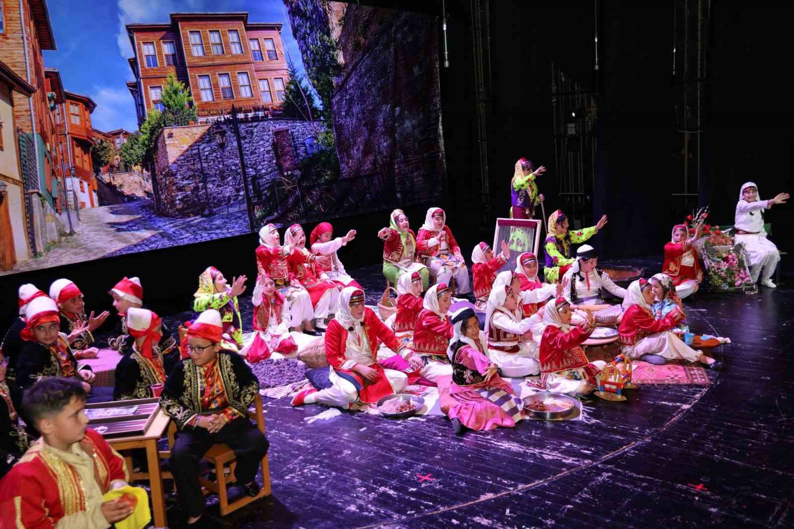 Öğrencilerden sanat dolu gece

