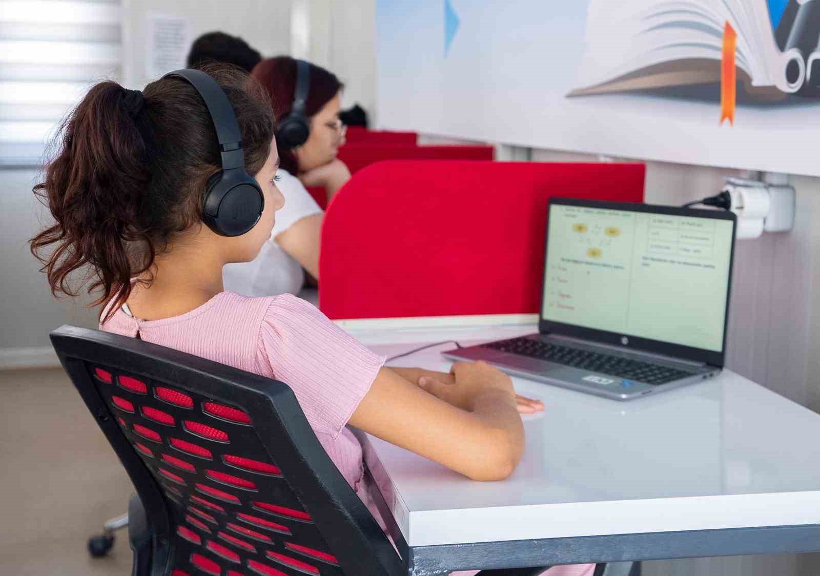 80 bine yakın öğrenci LGS ve YKS hazırlığında 100. Yıl Kütüphaneleri’nden faydalandı
