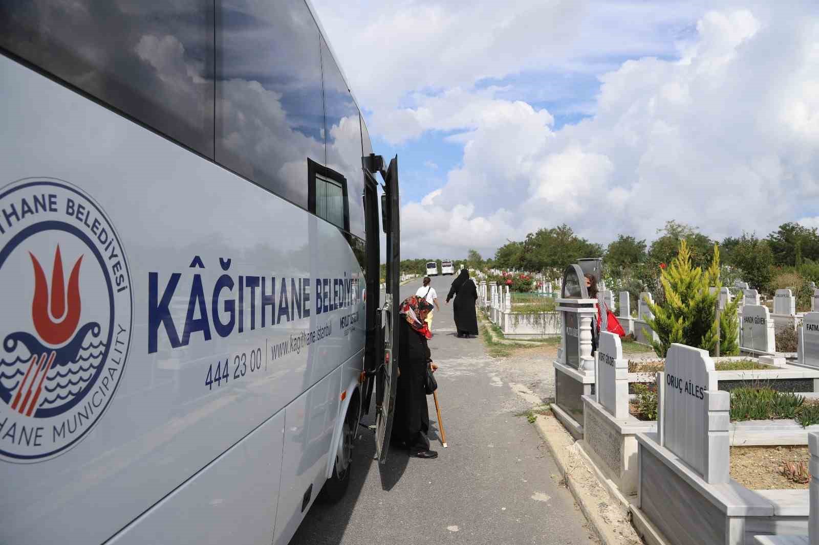 Kağıthane Belediyesi’nden vatandaşlara kabir ziyareti kolaylığı
