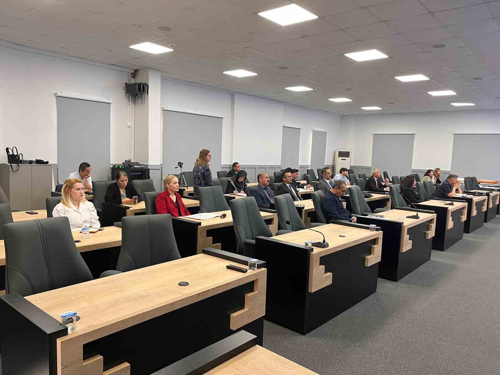 Kadına şiddet ve &ccedil;ocuk koruma konuları Bilecik&rsquo;te masaya yatırıldı
