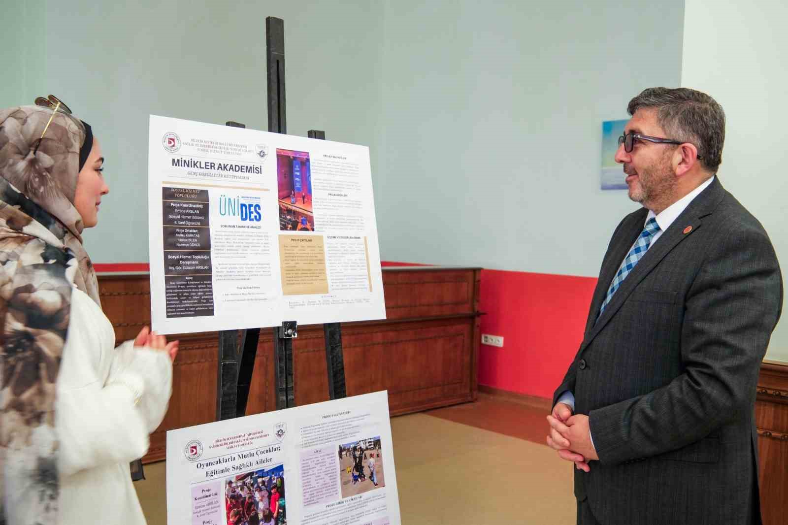 Sosyal hizmet öğrencilerinden uygulamalı proje sunumu