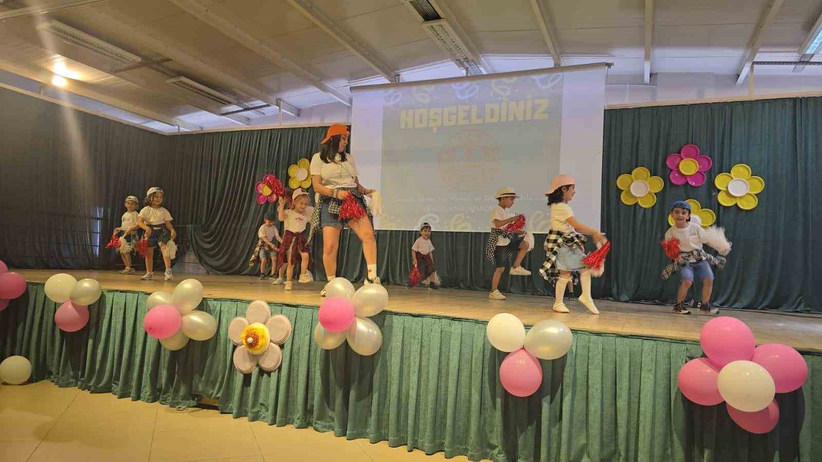 Minikler i&ccedil;in yıl sonu mezuniyet t&ouml;reni d&uuml;zenlendi
