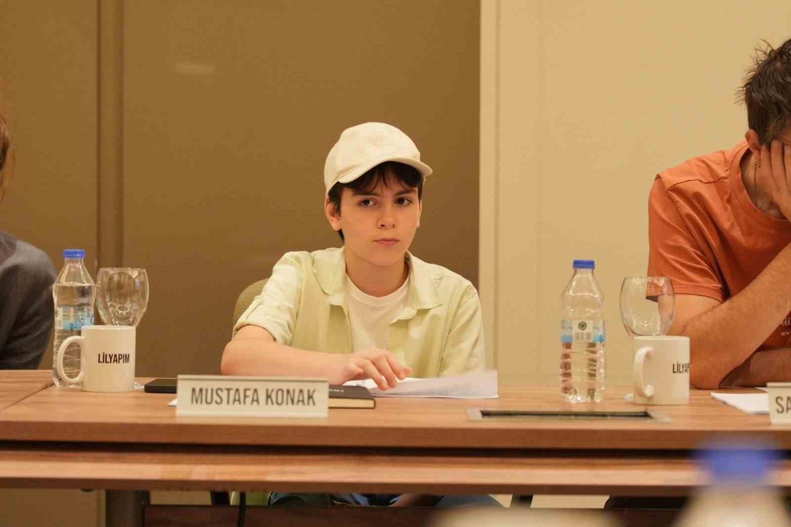 Genç oyuncu Mustafa Konak, yeni proje için kamera karşısında
