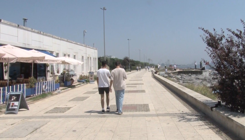 Pendik sahilinde motosiklet dehşeti: K&uuml;&ccedil;&uuml;k &ccedil;ocuk yaralandı
