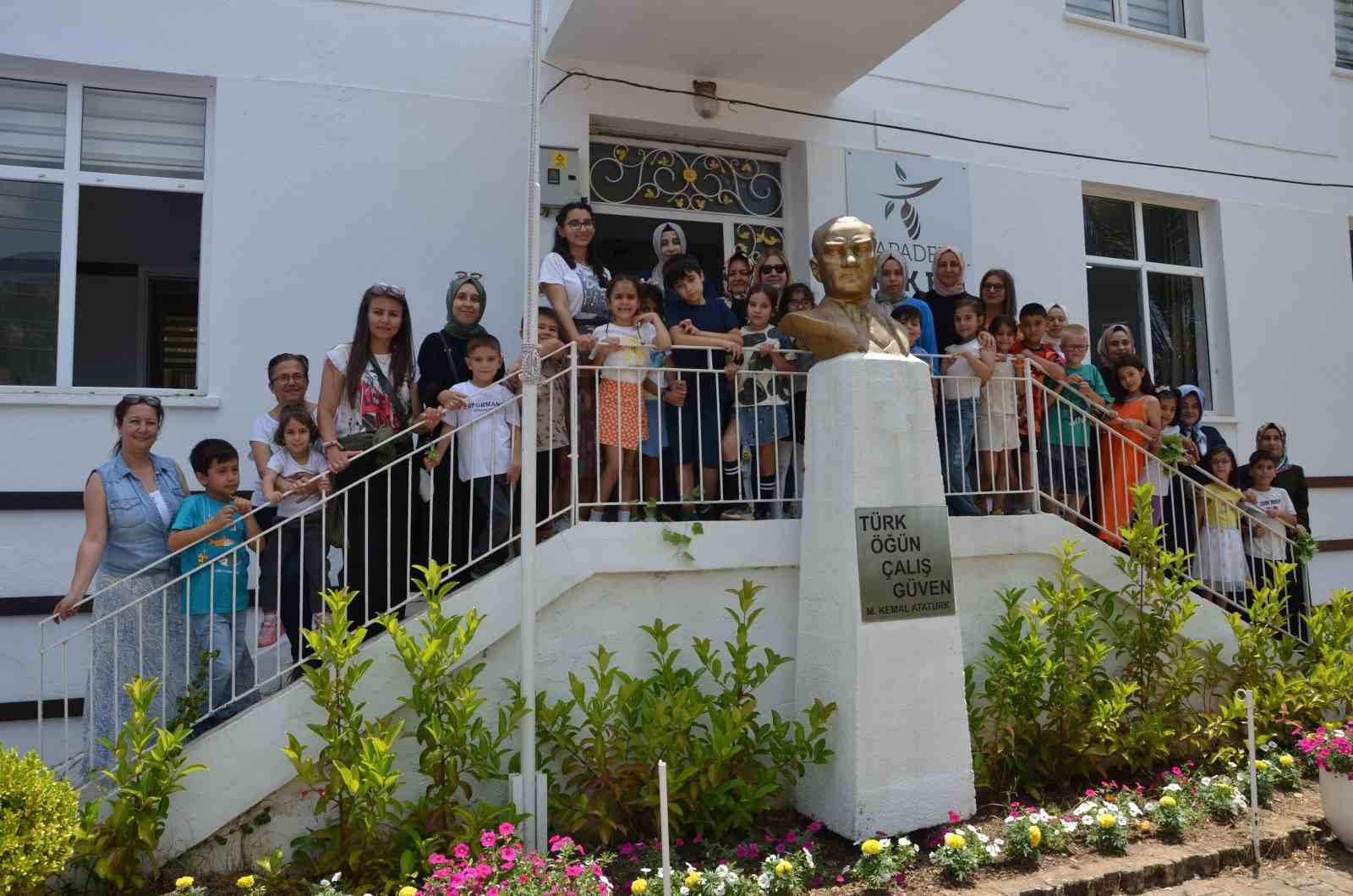 Antalya’da kaybolan meslekler arasında yer alan ipekböcekçiliği geri dönüyor
