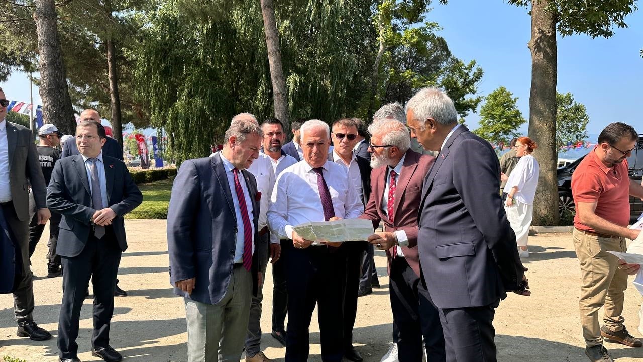 Fazıl Say&rsquo;dan İznik&rsquo;e &ouml;zel t&uuml;rk&uuml;
