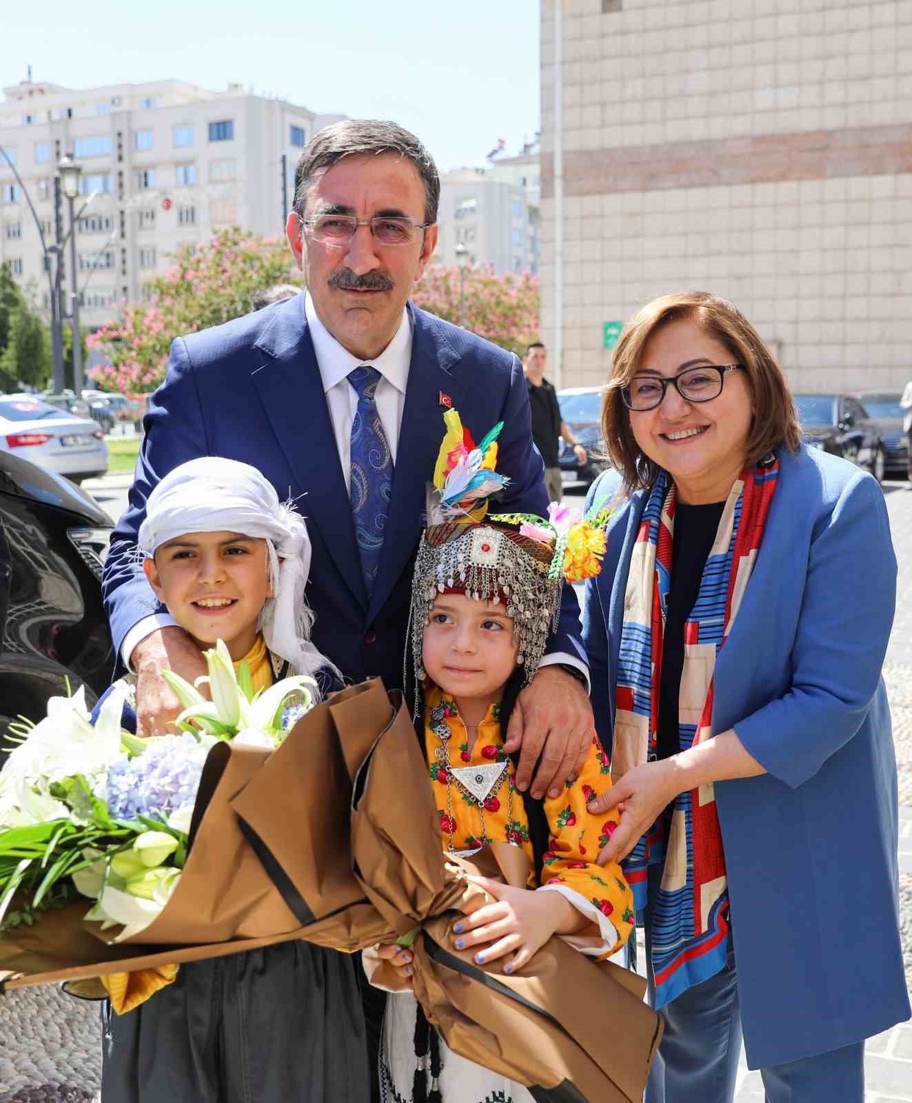 Cumhurbaşkanı Yardımcısı Cevdet Yılmaz, G&ouml;n&uuml;ll&uuml; Geri D&ouml;n&uuml;ş, Danışma Ve Destek Merkezi ile B&Uuml;SEM&rsquo;in a&ccedil;ılışını yapacak
