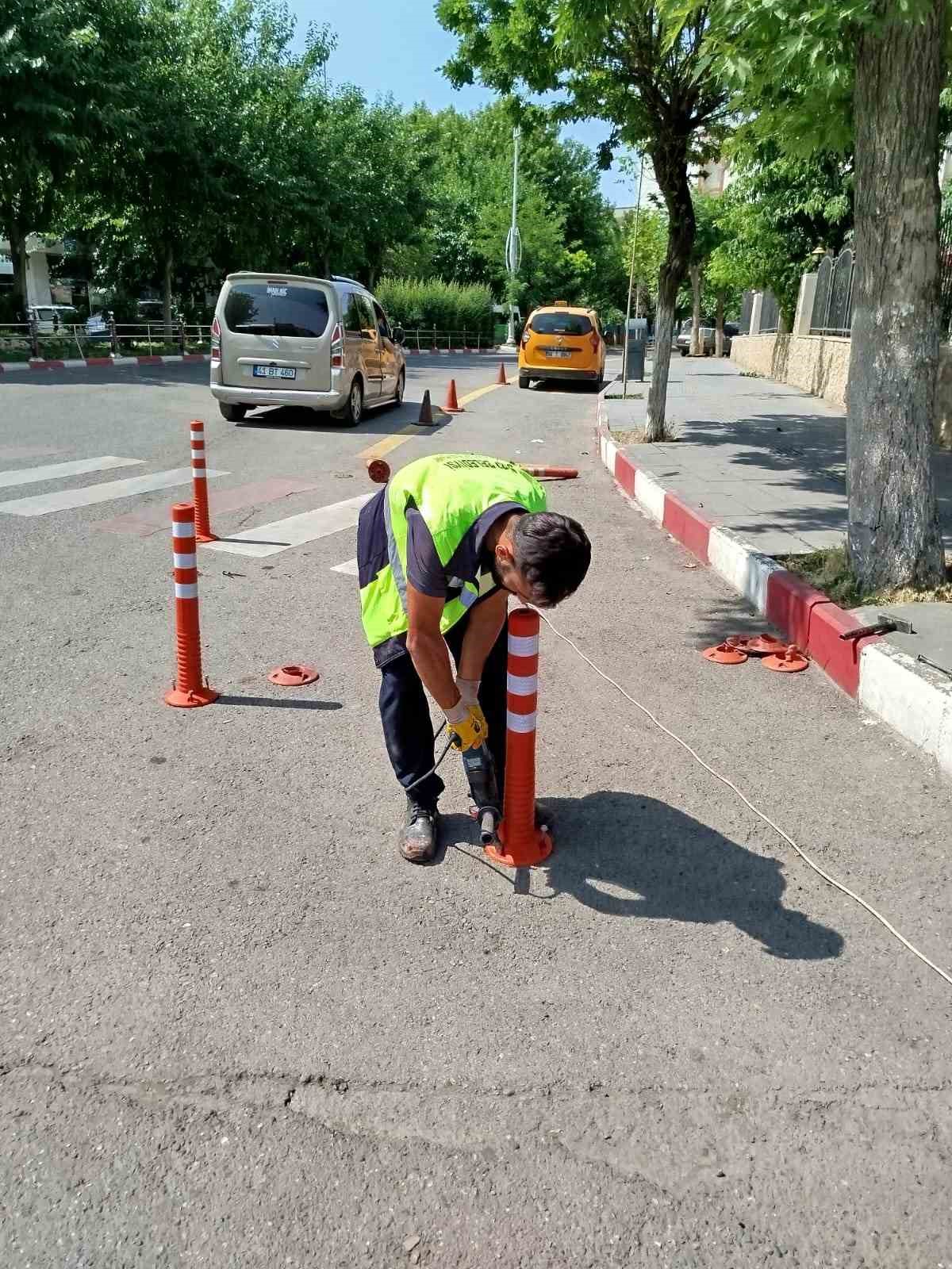 Siirt&rsquo;te durak, duba ve kasis &ccedil;alışmaları s&uuml;r&uuml;yor
