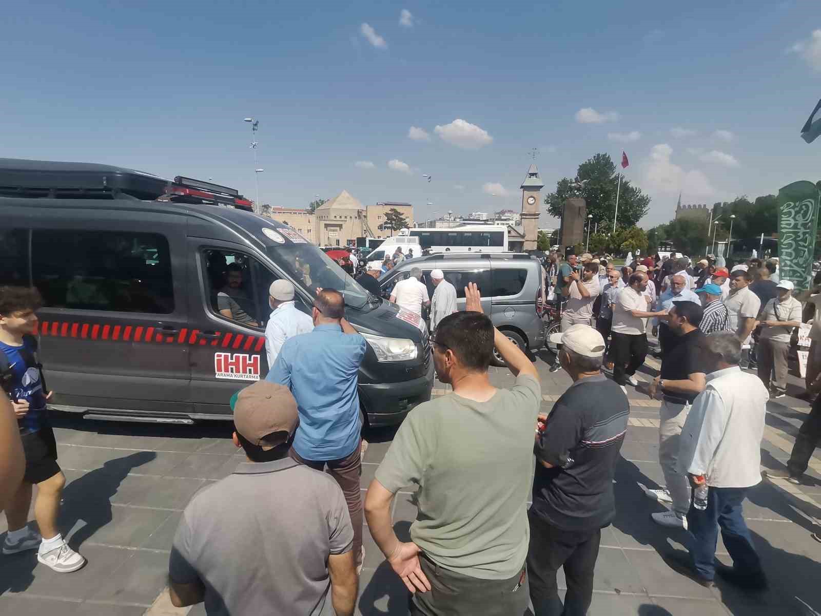 Kayseri’den 10 aktivist Mısır’a uğurlandı
