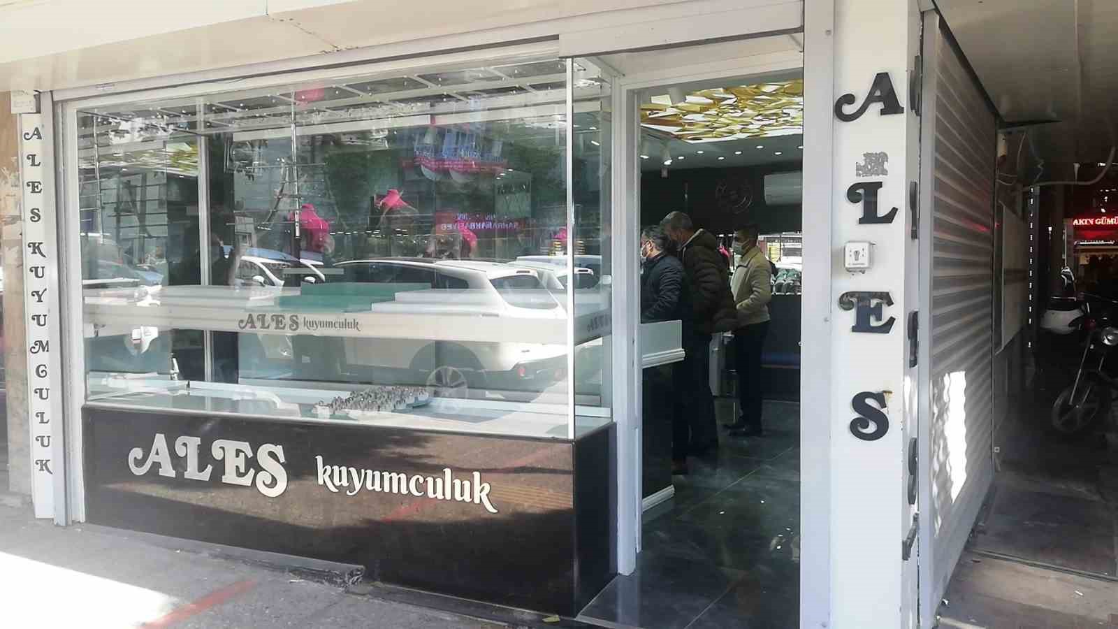 Milyonluk vurgun yaptığı iddia edilen kuyumcu davası 5’inci kez ertelendi
