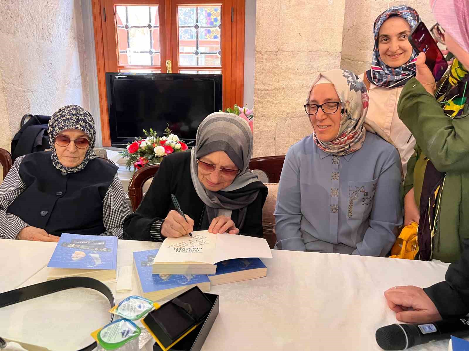 Gönüllülüğe adanmış bir ömür kitap oldu: Dr. Gülsen Ataseven’in hikayesi okuyucuyla buluştu
