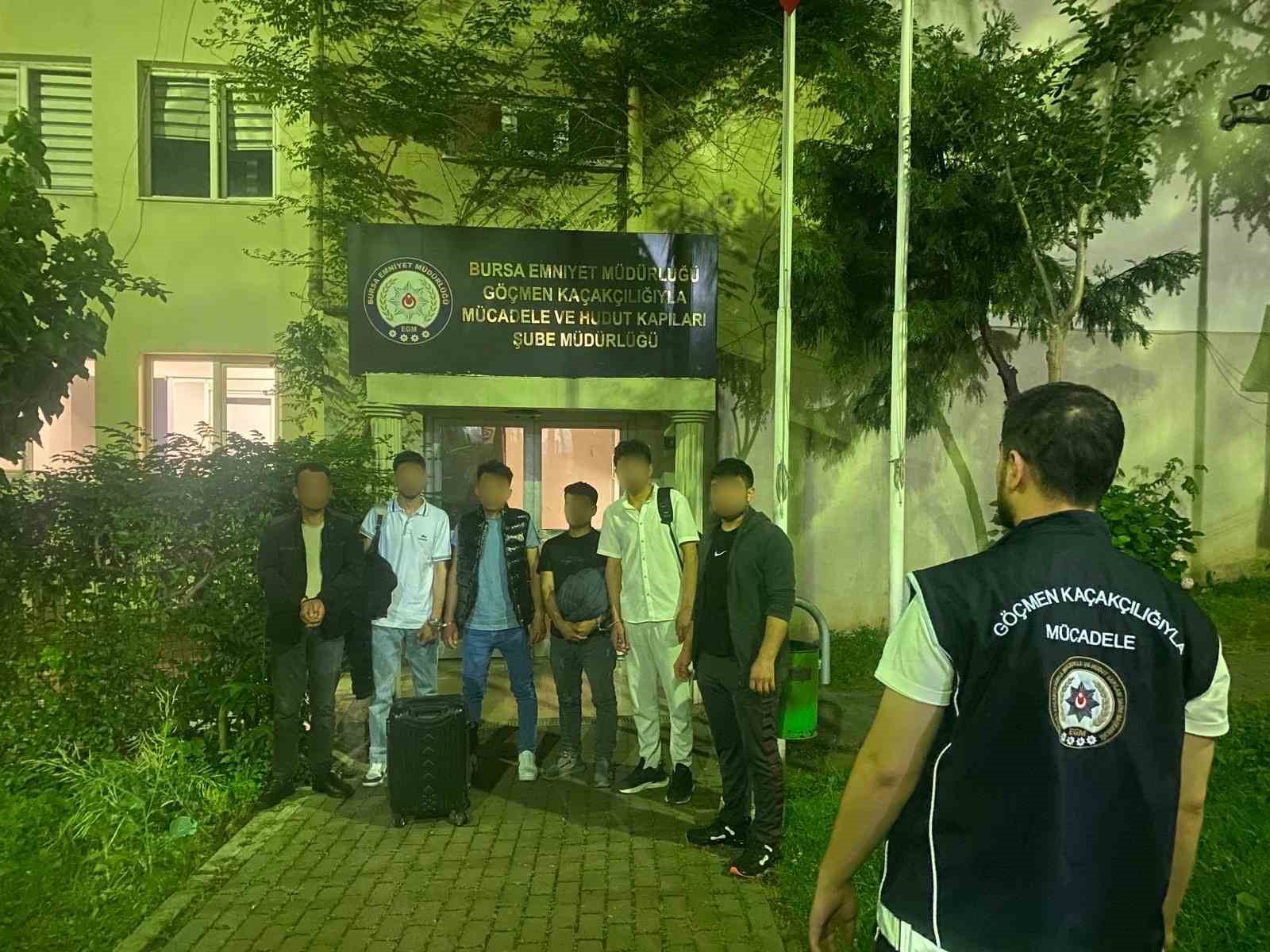 Bursa’da göçmen kaçakçılığı operasyonu: 2 şüpheli ve 7 kaçak göçmen yakalandı