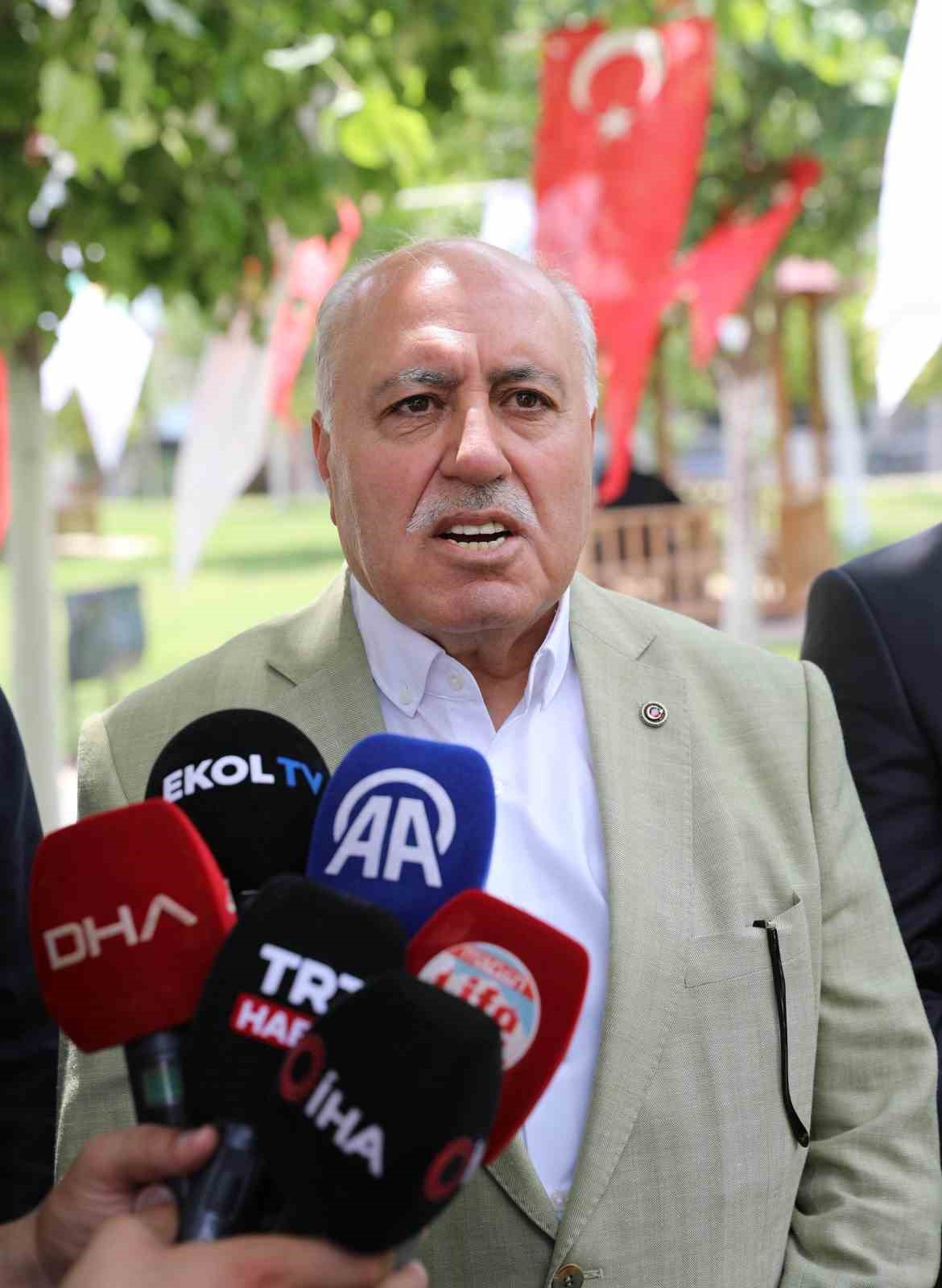 Mardin&rsquo;de 17. Napolyon Kirazı Festivali d&uuml;zenlendi
