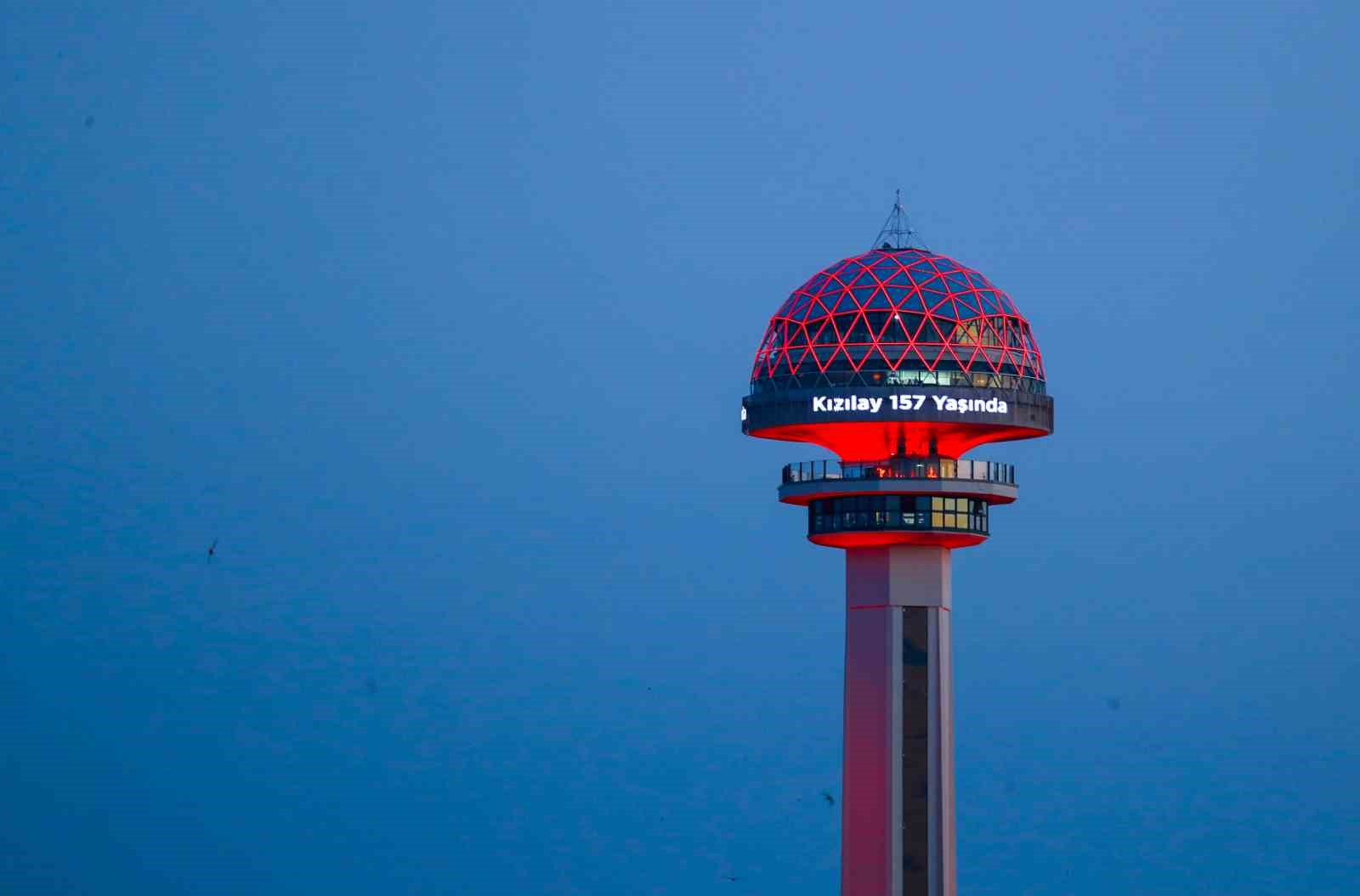 Kızılay’ın 157’nci kuruluş yıldönümünde simge yapılar kırmızıya büründü