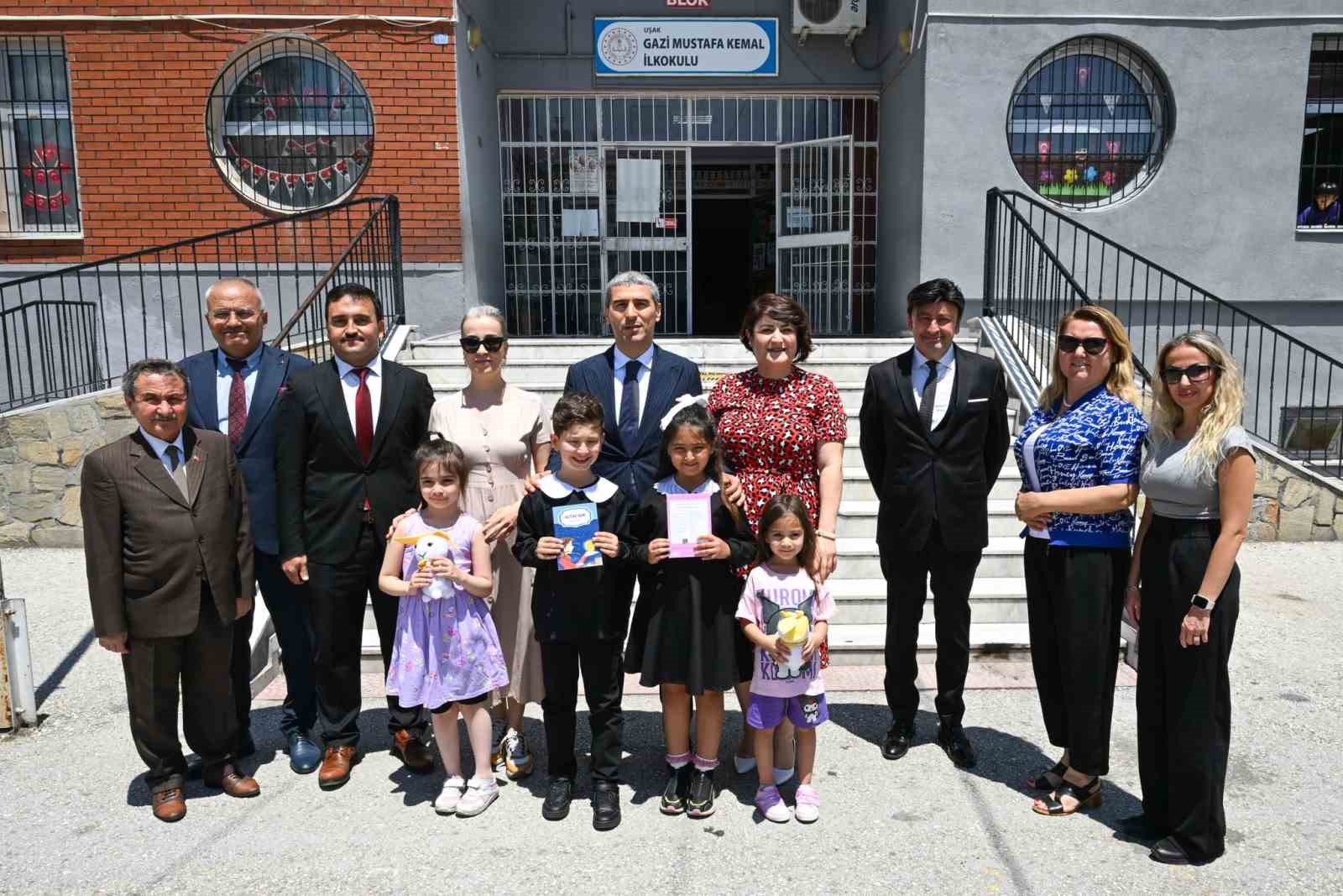 Vali Aktaş resim sergisini ziyaret etti