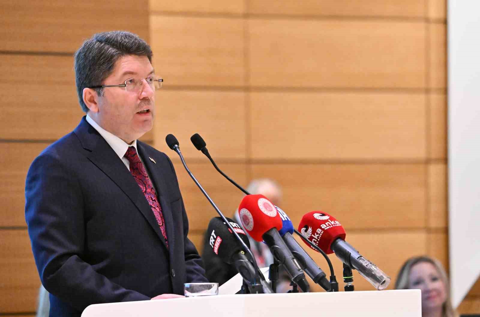 Bakan Tunç: "2002 yılında bin 231 olan noterlik sayısını yüzde 94 artışla 2 bin 385’e çıkardık"