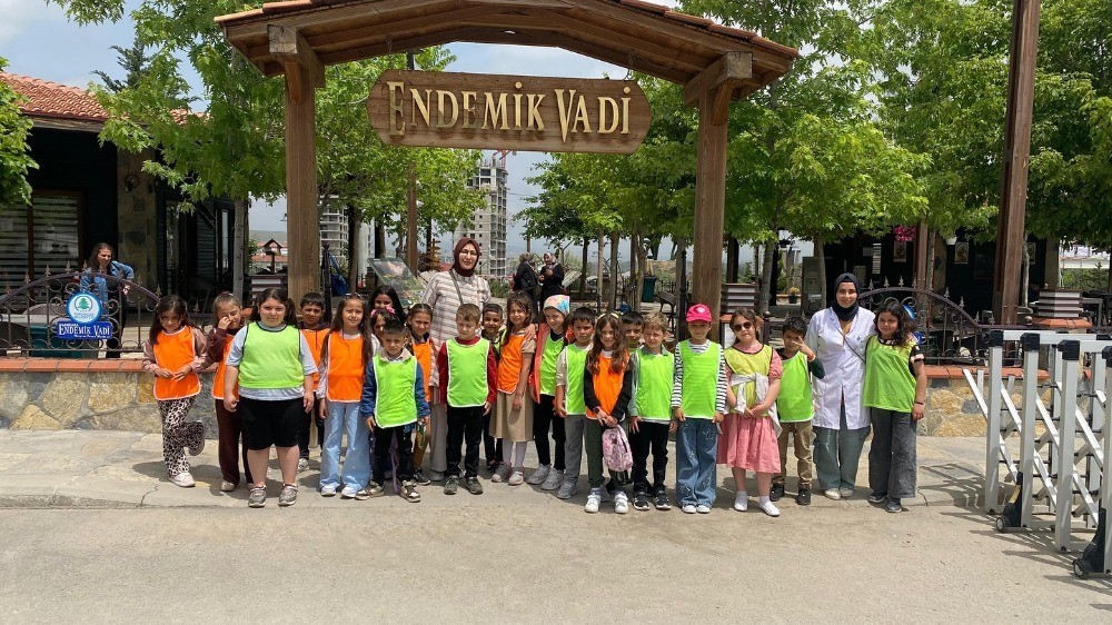 Endemik Vadi &ouml;ğrencilerin yoğun ilgisiyle karşılaşıyor
