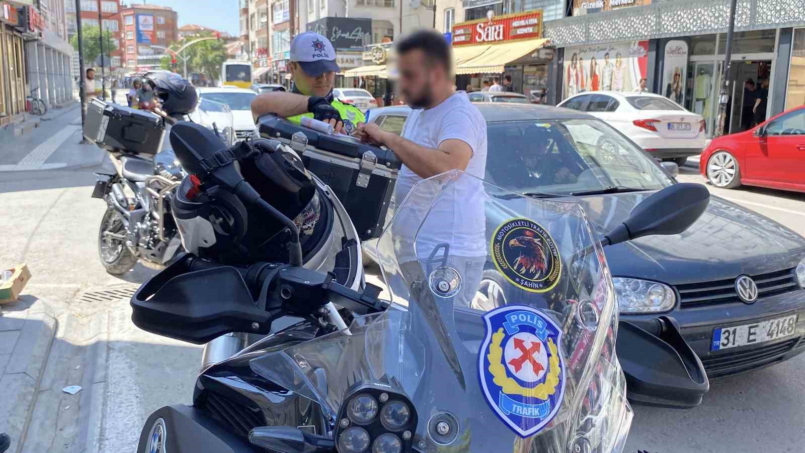 Abart egzozlu motosikletliye 9 bin 267 lira ceza