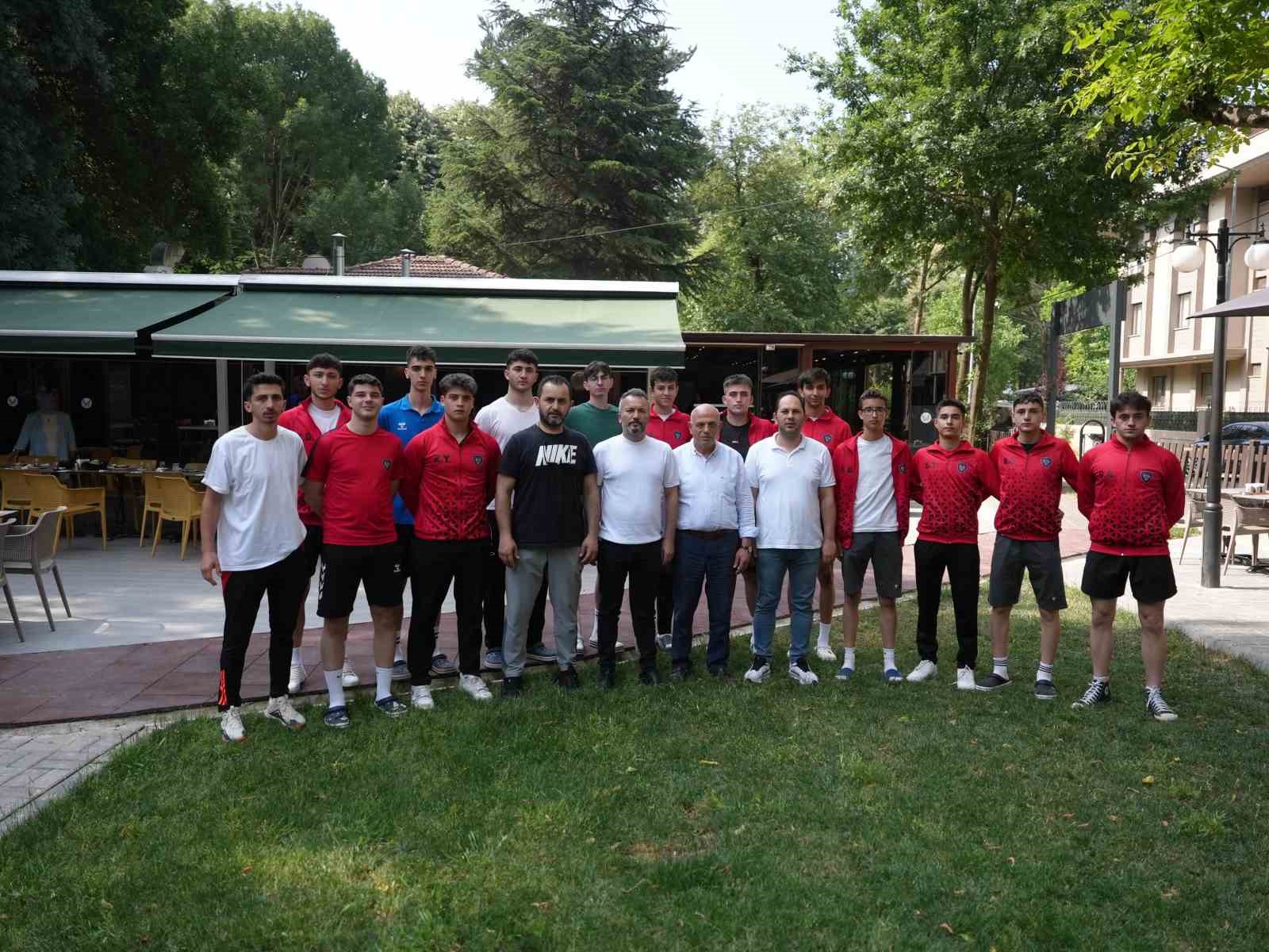 Türkiye finalleri için Kayseri’ye uğurlandılar